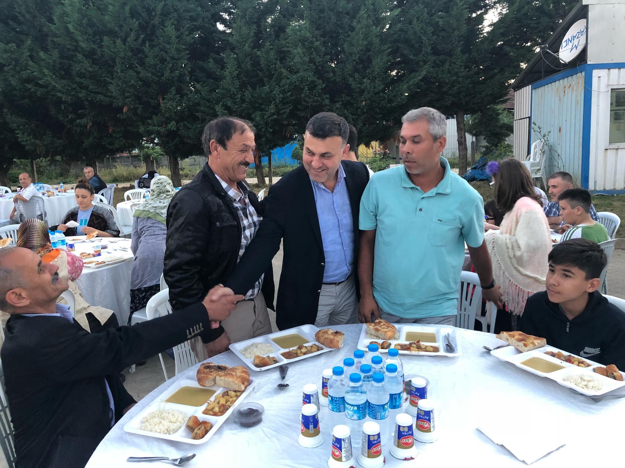 Ramazanın Bereketi Mahalle İftar Sofralarında Paylaşılıyor (Ulucami Mahallesi)