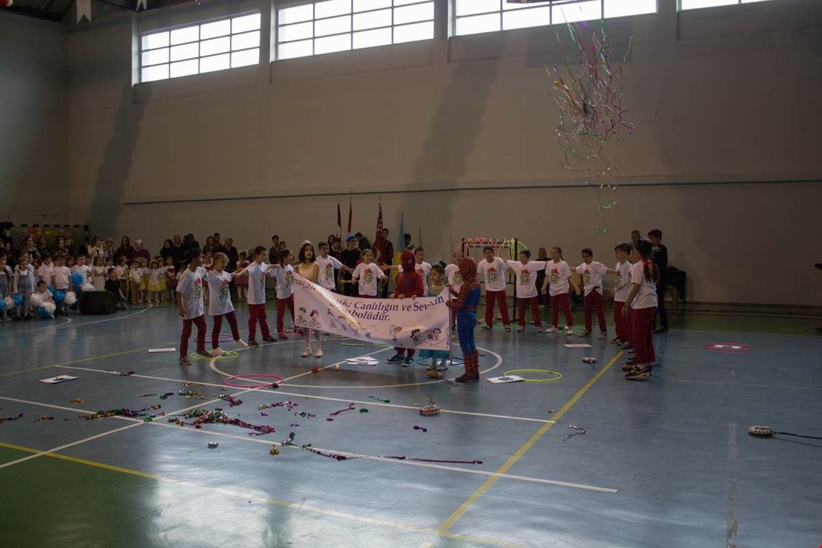 İlçemizde 23 Nisan Ulusal Egemenlik ve Çocuk Bayramı düzenlenen törenlerle kutlandı