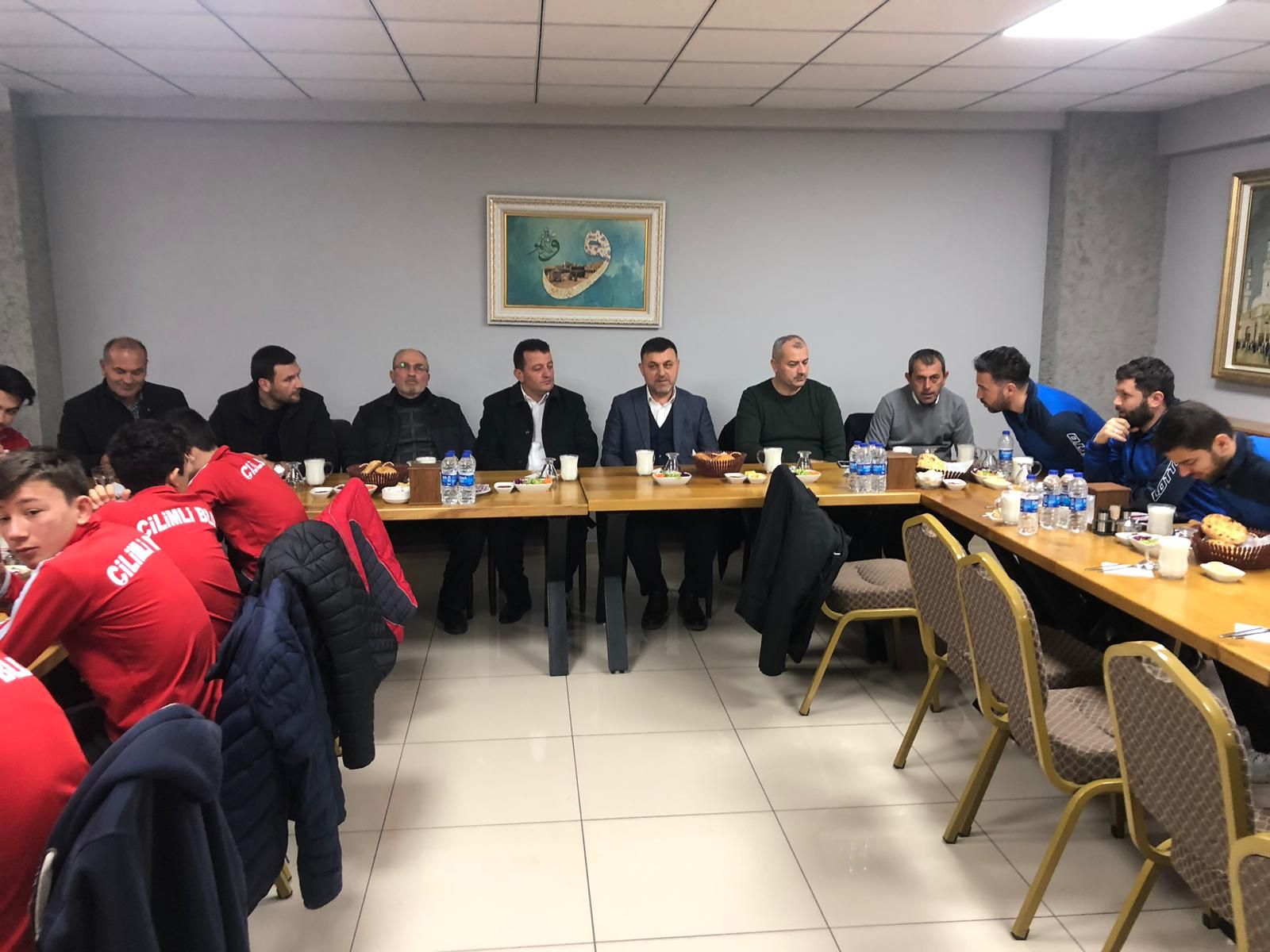 Belediye Başkanımız Futbolcularla Bir araya Geldi