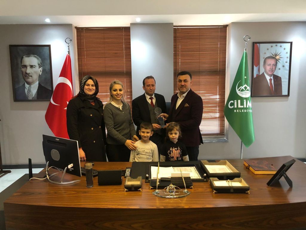 İlçemize Çocuğa Değer Katanlar Derneğinden Ödül