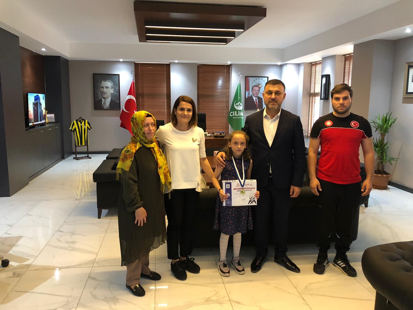 Başkan Yavuz, Judo Turnuvasında Şampiyon Olan Ayşenaz Tosun'u Makamında Kabul etti. 