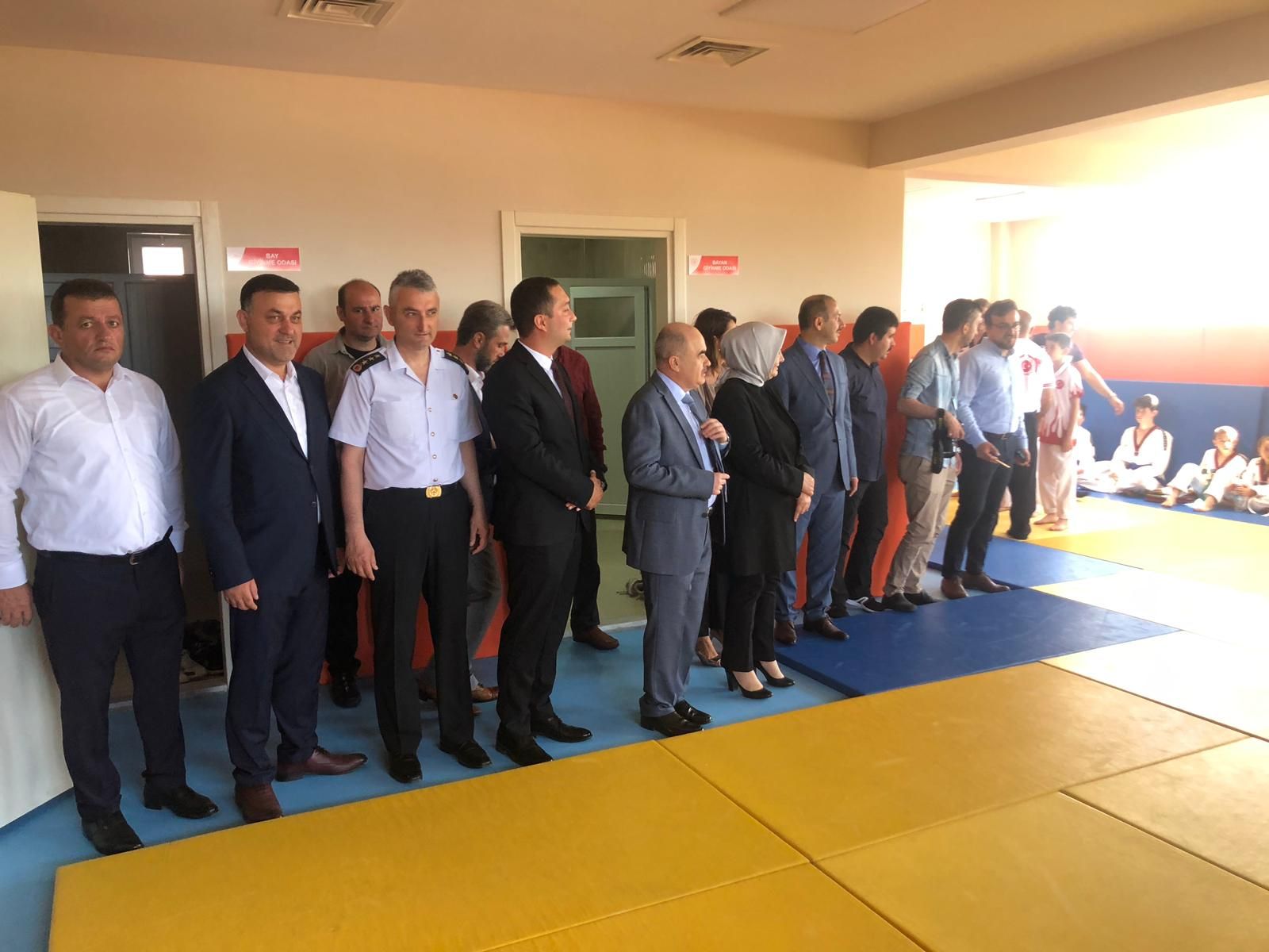 İlçe Gençlik Merkezinin Açılışı Gerçekleştirildi