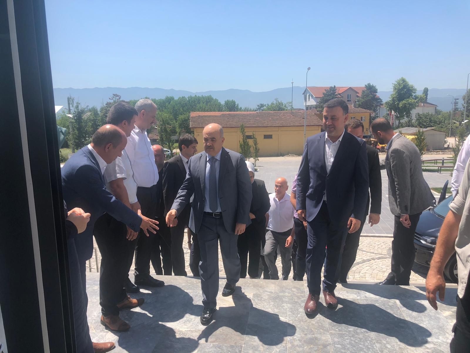 Düzce Valisi Sayın Dr. Zülkif Dağlı Belediyemizi Ziyaret Etti