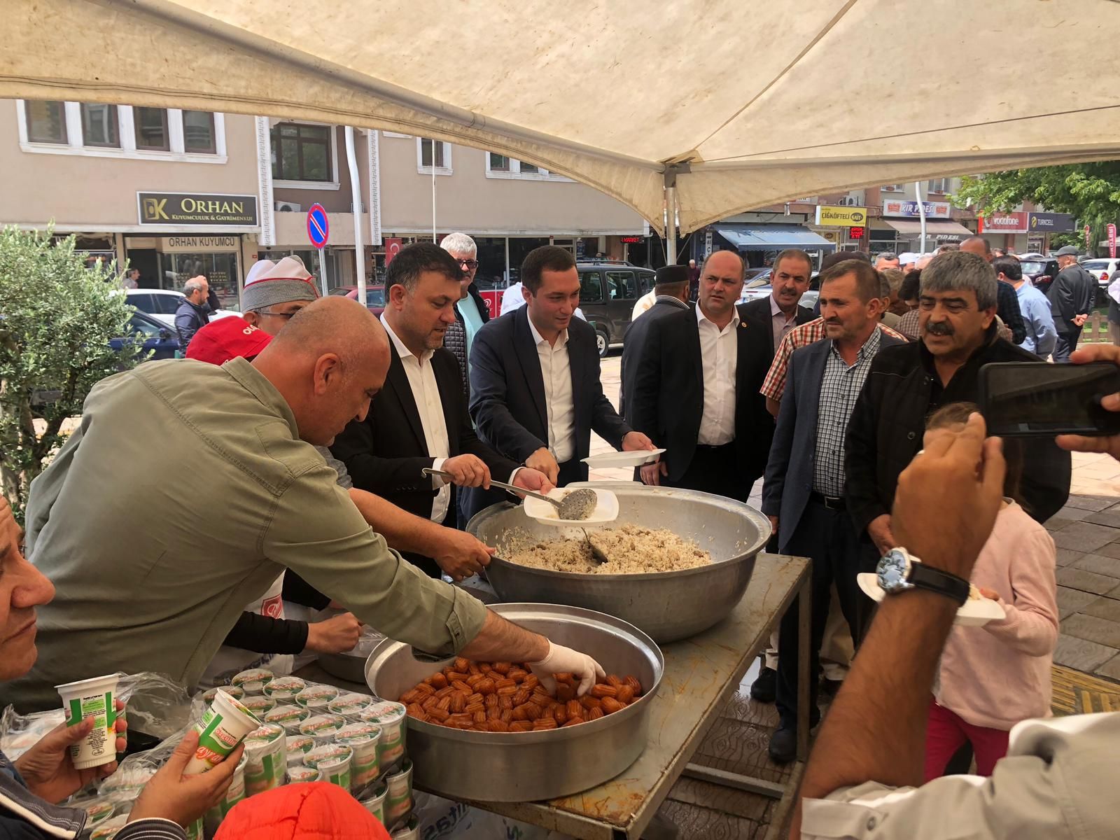 15 Temmuz Şehitlerimiz İçin Mevlidi Şerif ve Yemek İkramı