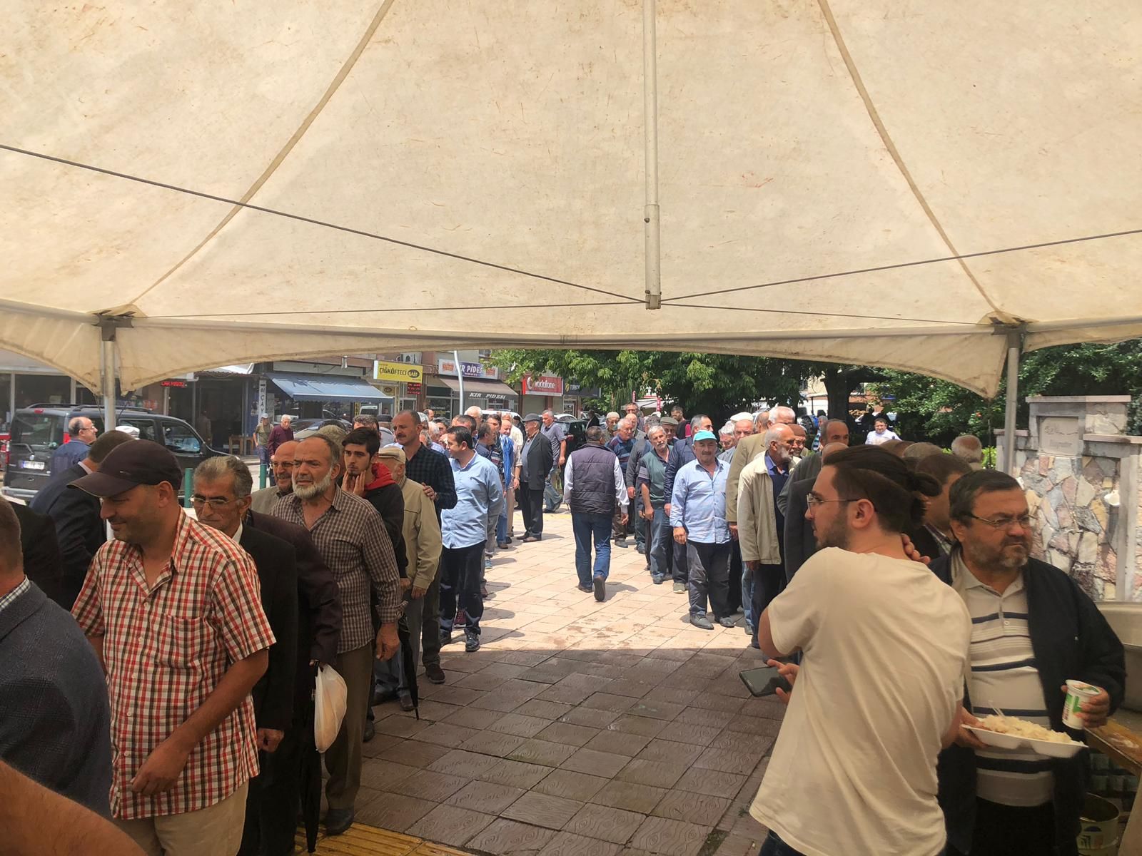 15 Temmuz Şehitlerimiz İçin Mevlidi Şerif ve Yemek İkramı