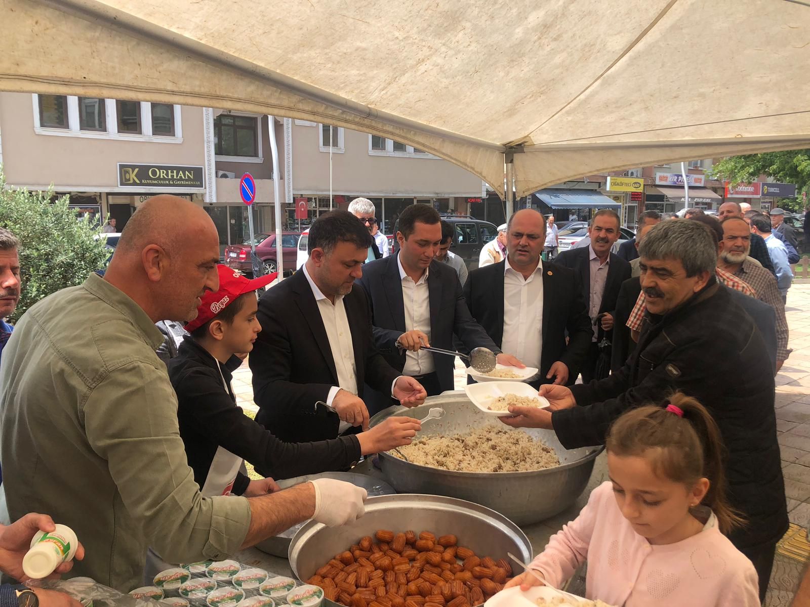 15 Temmuz Şehitlerimiz İçin Mevlidi Şerif ve Yemek İkramı