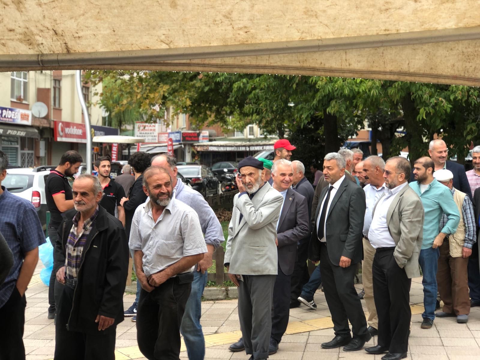 Başkan Yavuz Vatandaşlara Aşure İkramında Bulundu