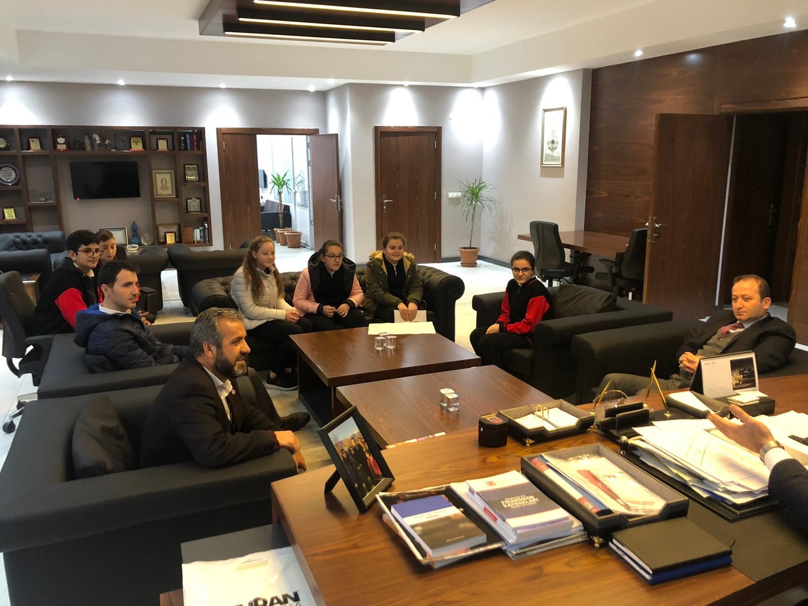 Erdemliler Derneği Belediye Başkanımız Muhsin Yavuz'u Ziyaret Etti