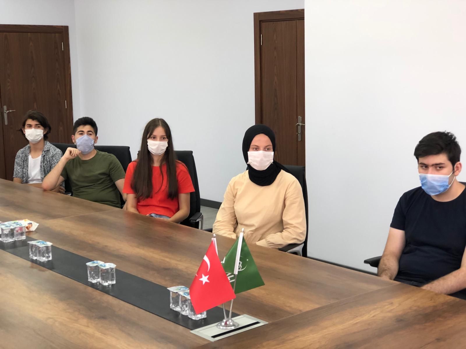 Başkan Yavuz YKS de Başarılı Olan Öğrencilerle Bir Araya Geldi